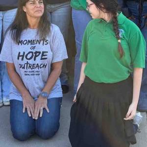 Banner Christian ninth graders volunteering at Moments of Hope.