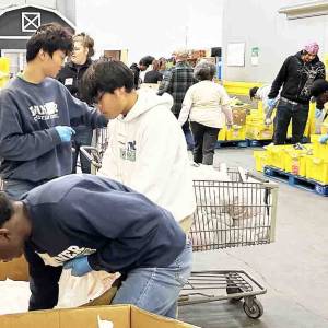 Banner Christian 10th graders at Chesterfield Food Bank.