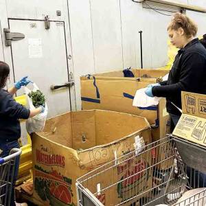 Banner Christian 10th graders at Chesterfield Food Bank.